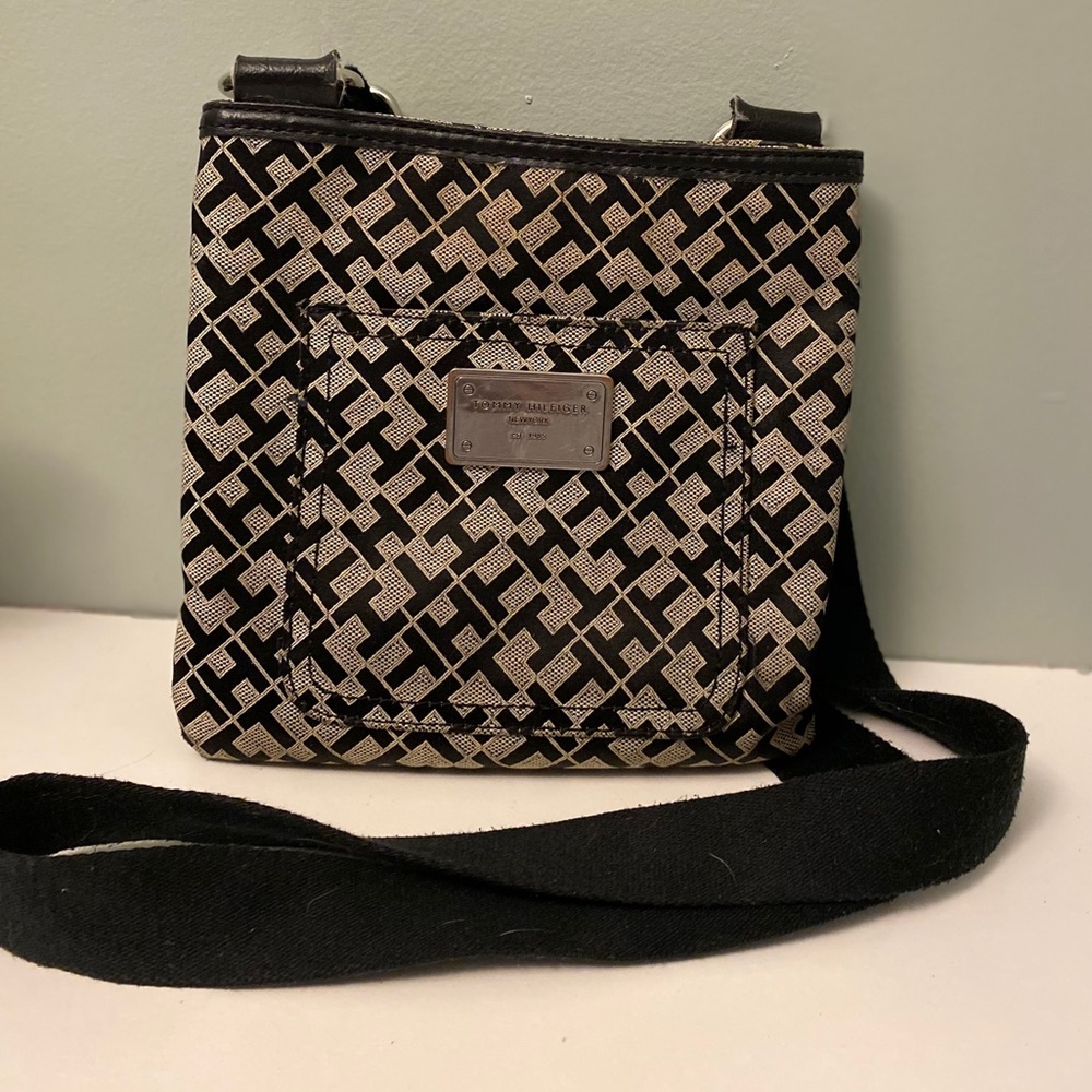Tommy Hilfiger crossbody purse